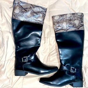 JustFab Snake Top Black Bottom Boots